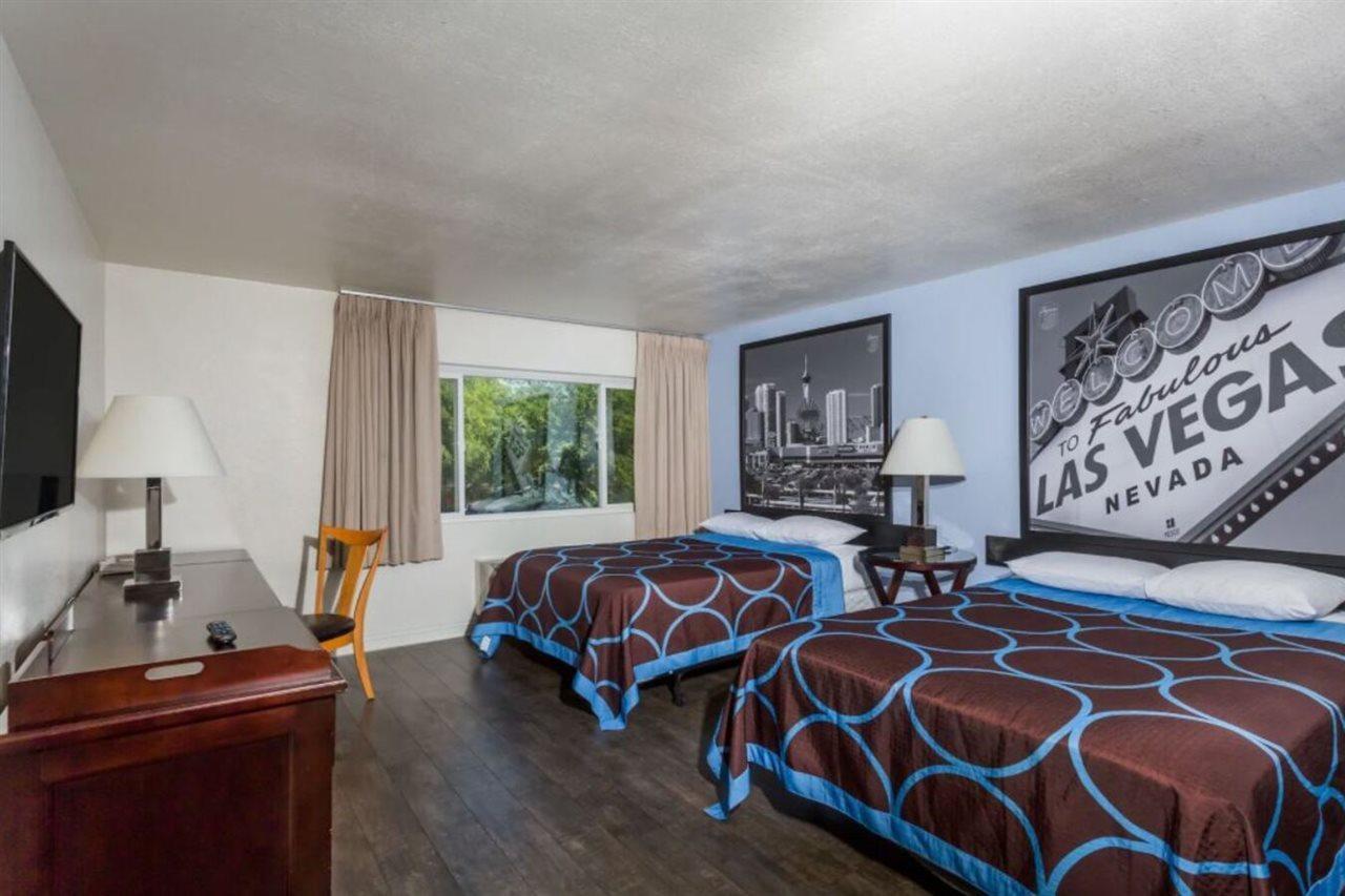 Super 8 By Wyndham Las Vegas North Strip/Fremont St. Area Екстериор снимка