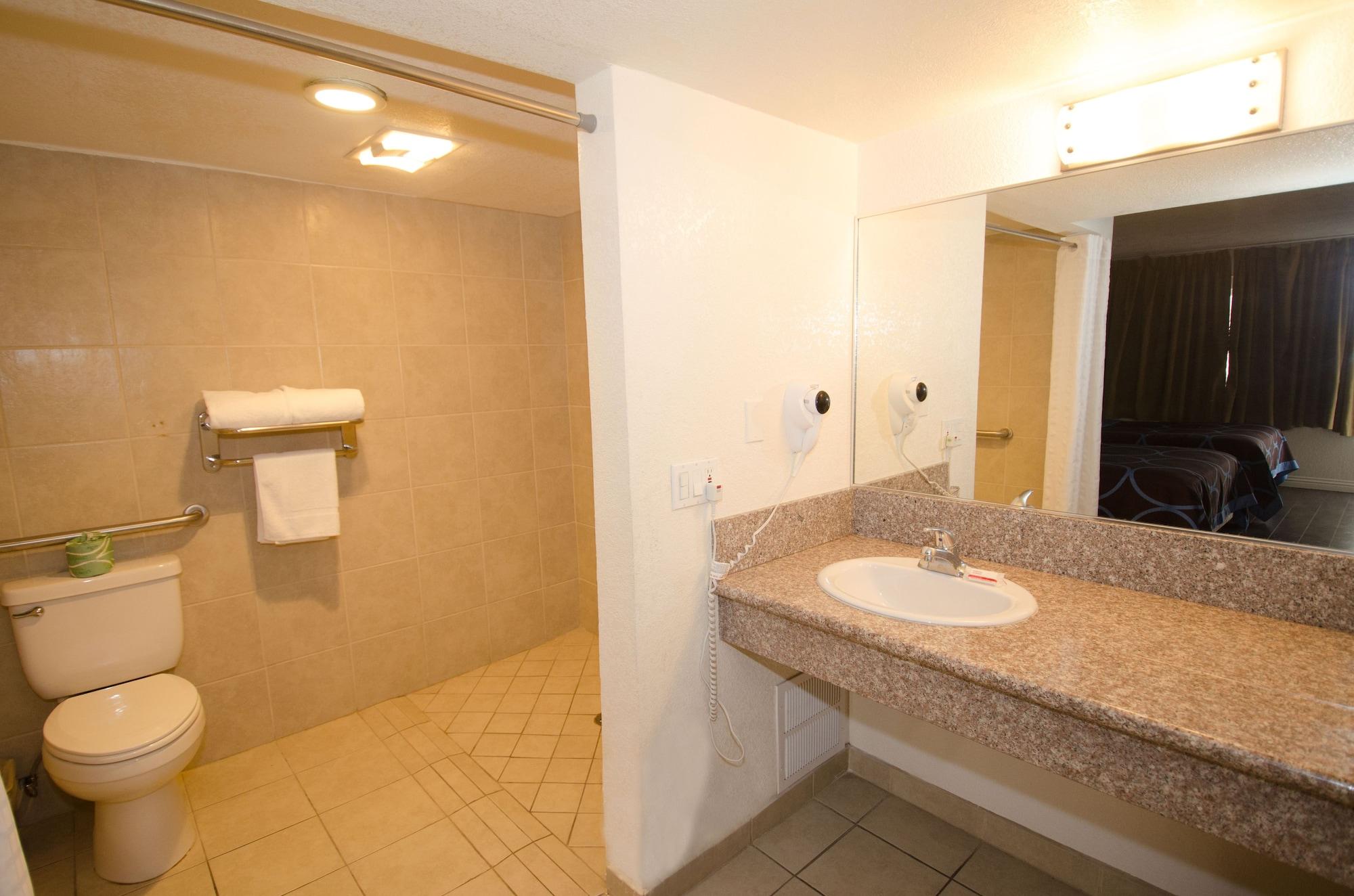 Super 8 By Wyndham Las Vegas North Strip/Fremont St. Area Екстериор снимка