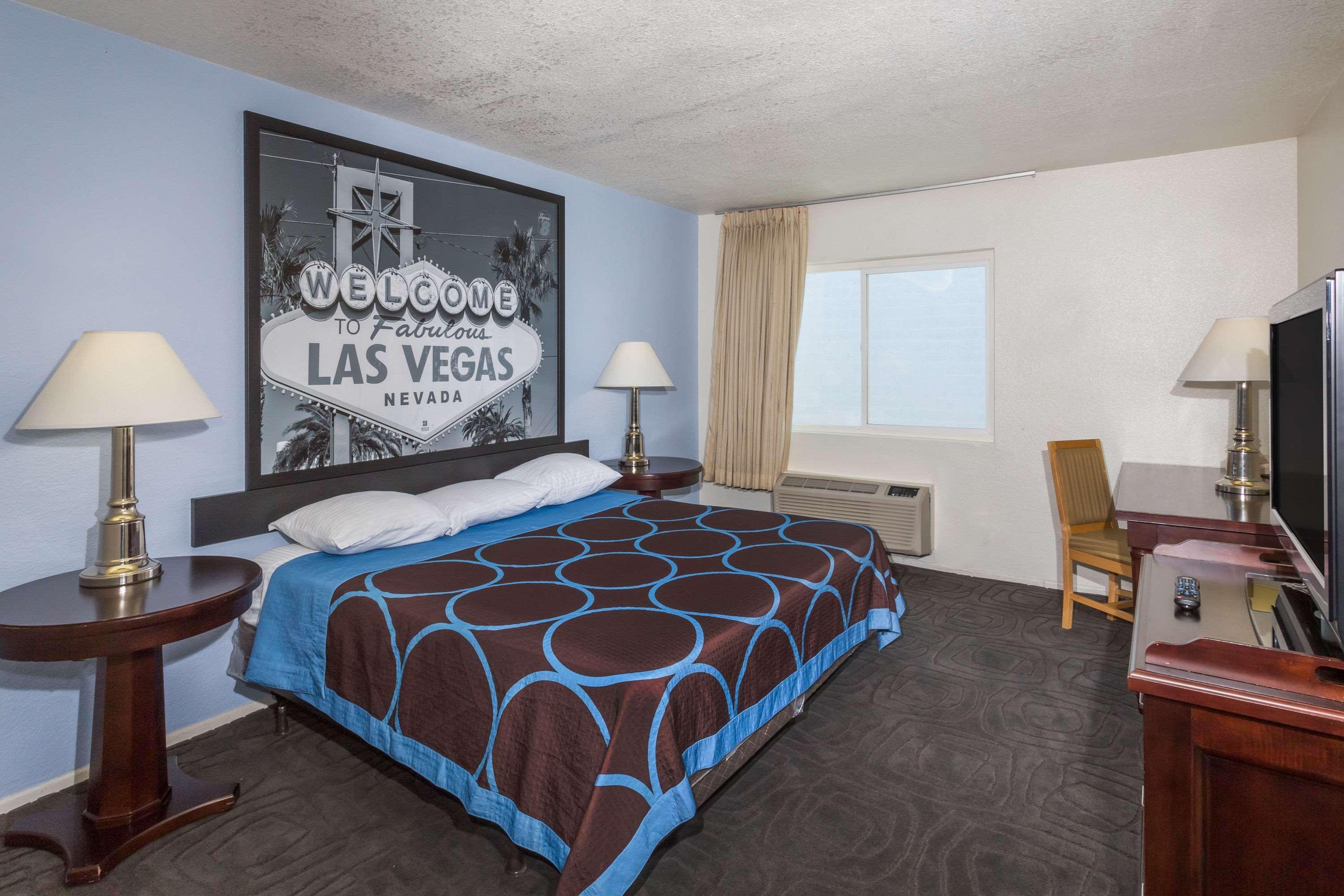 Super 8 By Wyndham Las Vegas North Strip/Fremont St. Area Екстериор снимка