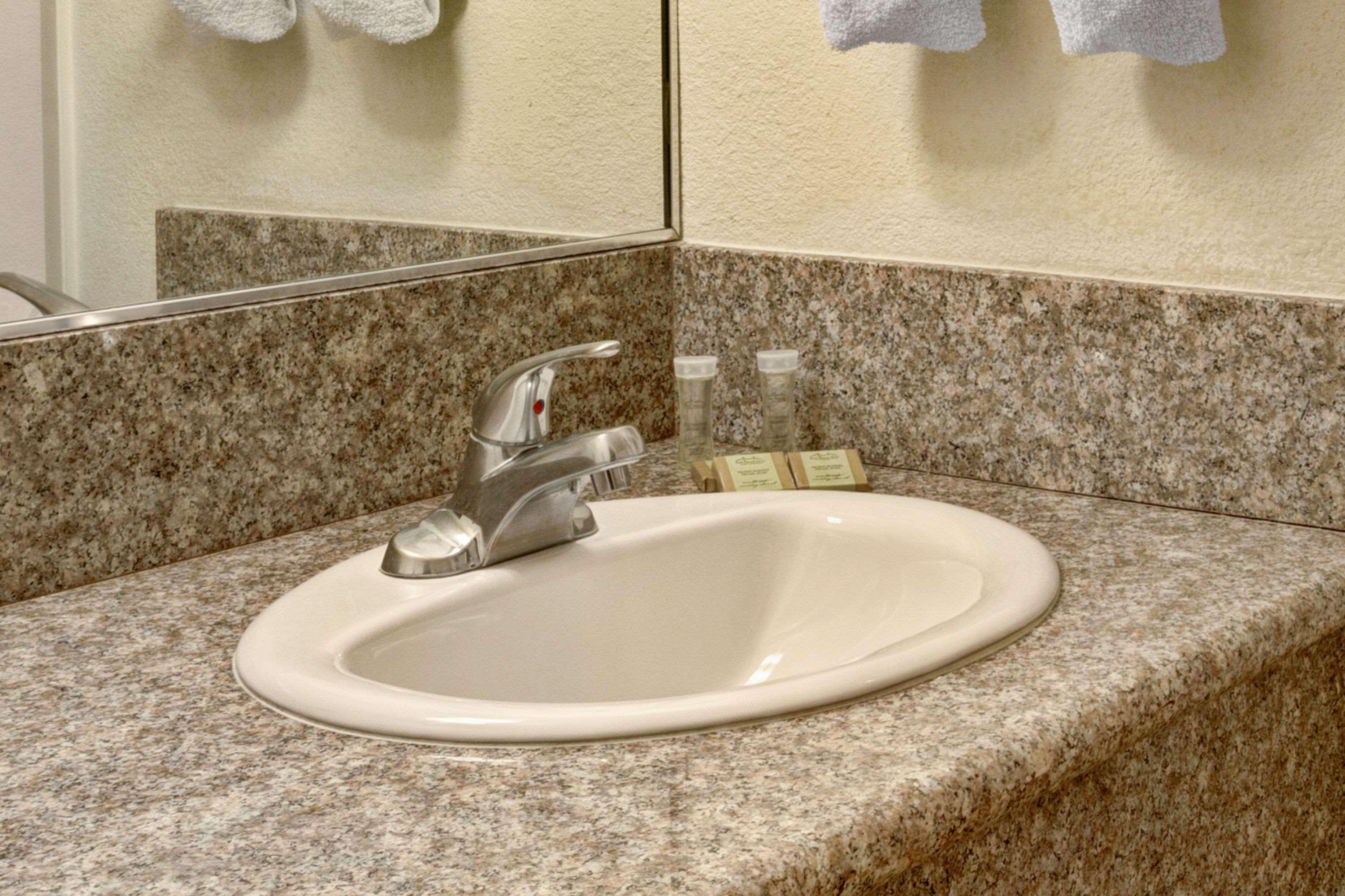 Super 8 By Wyndham Las Vegas North Strip/Fremont St. Area Екстериор снимка