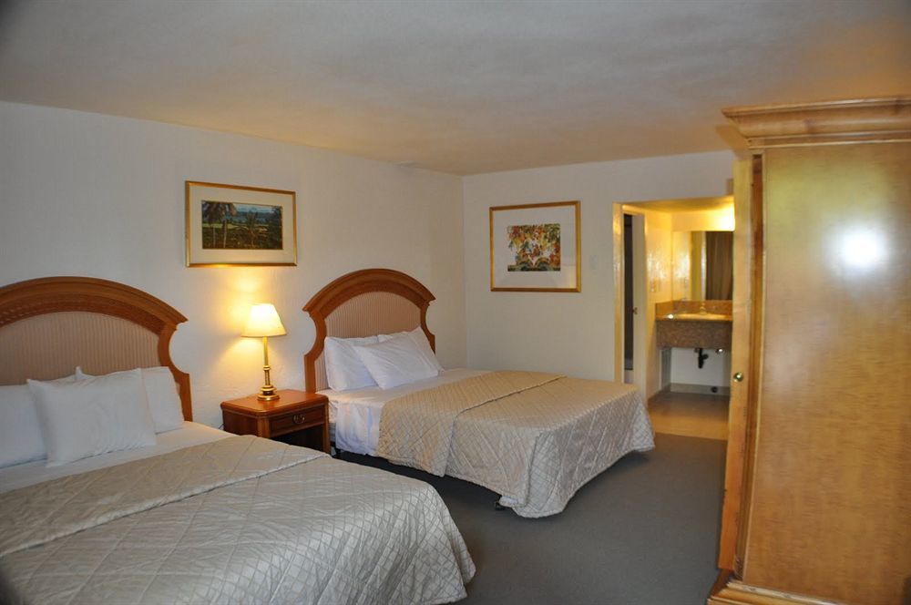 Super 8 By Wyndham Las Vegas North Strip/Fremont St. Area Екстериор снимка