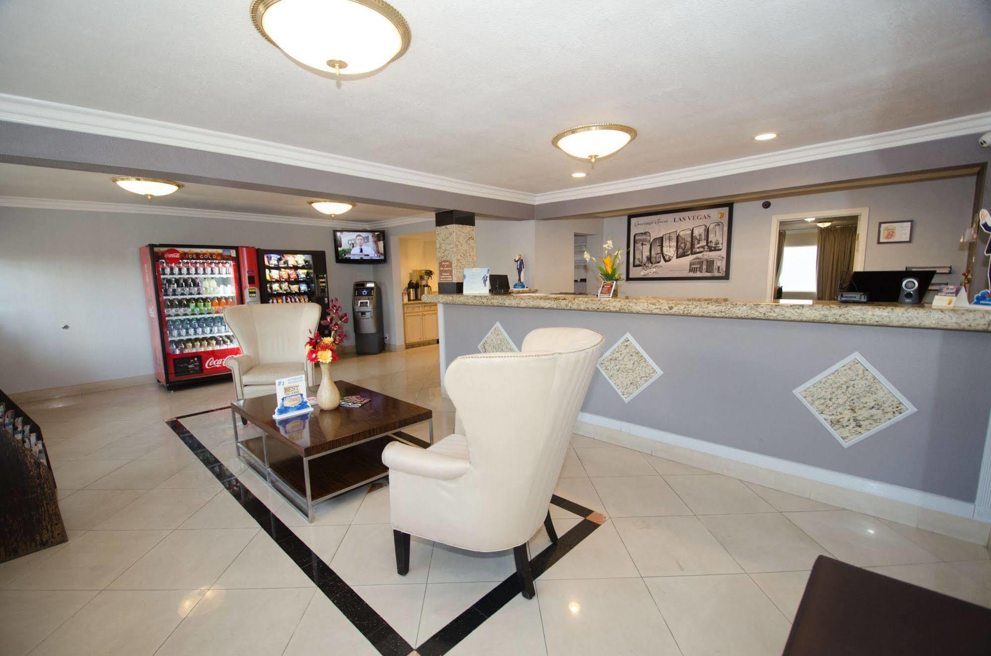 Super 8 By Wyndham Las Vegas North Strip/Fremont St. Area Екстериор снимка