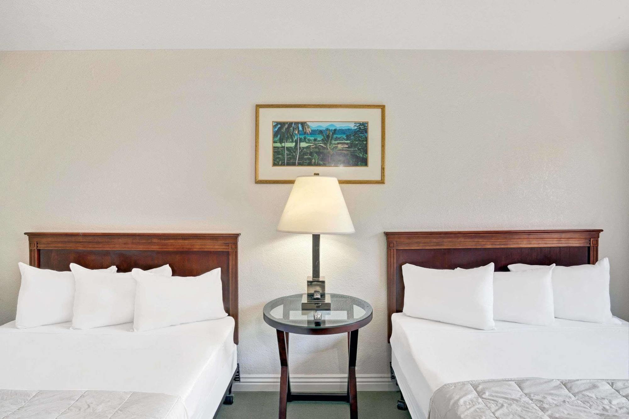 Super 8 By Wyndham Las Vegas North Strip/Fremont St. Area Екстериор снимка