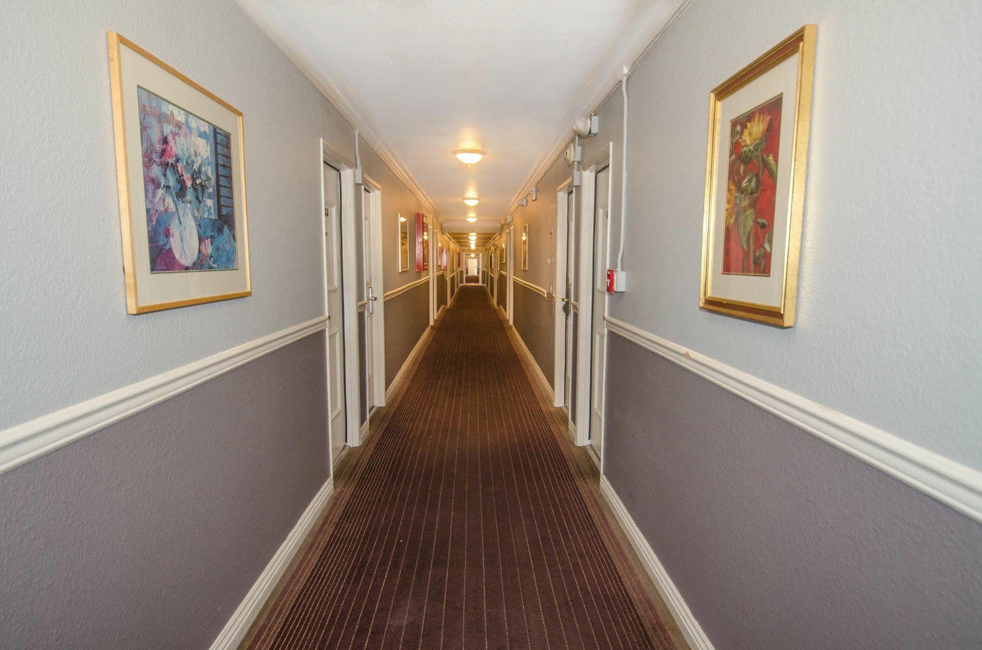 Super 8 By Wyndham Las Vegas North Strip/Fremont St. Area Екстериор снимка